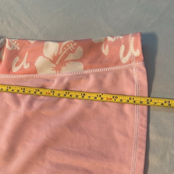 Island Built Ladies Rashguard - Picture 5 of 7